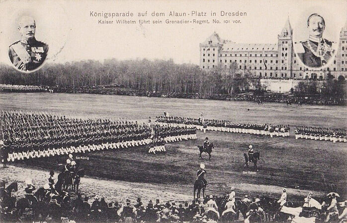 Alaunplatz mit Königsparade und Schützenkaserne · um 1910 | Postkarte